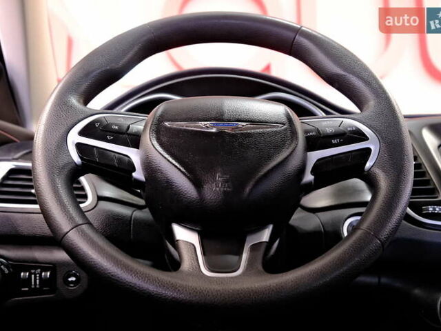 Белый Крайслер 200, объемом двигателя 2.4 л и пробегом 111 тыс. км за 8900 $, фото 41 на Automoto.ua