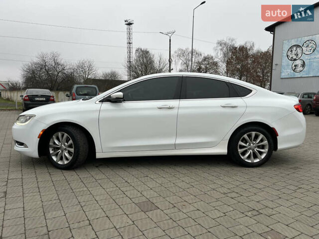 Белый Крайслер 200, объемом двигателя 2.36 л и пробегом 270 тыс. км за 8700 $, фото 3 на Automoto.ua