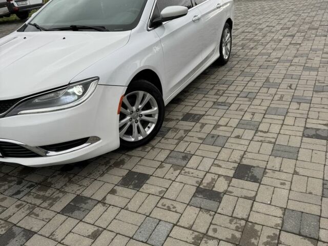 Білий Крайслер 200, об'ємом двигуна 2.4 л та пробігом 180 тис. км за 8300 $, фото 17 на Automoto.ua