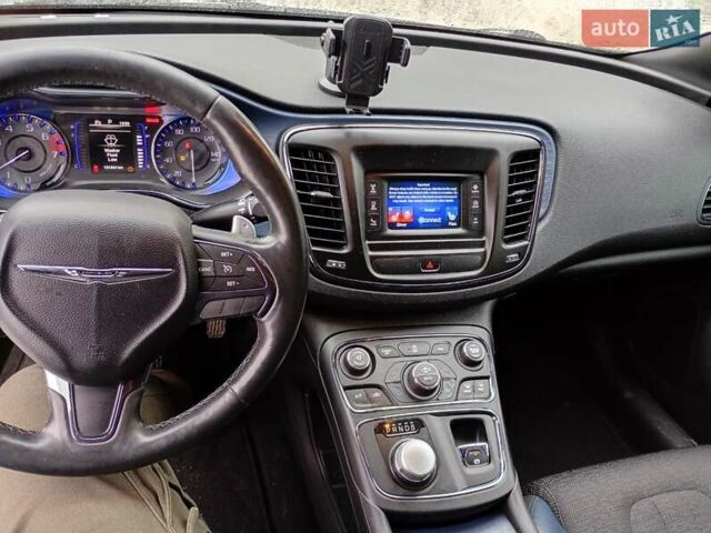 Білий Крайслер 200, об'ємом двигуна 2.36 л та пробігом 151 тис. км за 9500 $, фото 7 на Automoto.ua