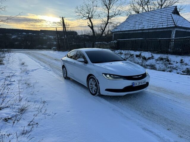 Білий Крайслер 200, об'ємом двигуна 2.4 л та пробігом 135 тис. км за 8650 $, фото 1 на Automoto.ua