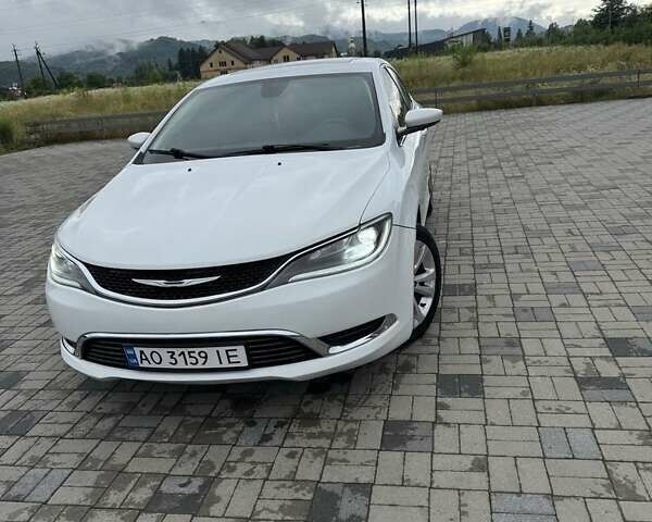 Білий Крайслер 200, об'ємом двигуна 2.4 л та пробігом 180 тис. км за 8300 $, фото 3 на Automoto.ua