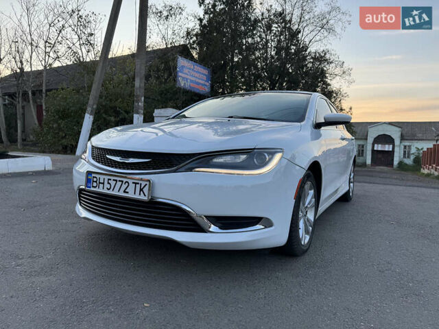 Білий Крайслер 200, об'ємом двигуна 2.4 л та пробігом 180 тис. км за 8500 $, фото 3 на Automoto.ua