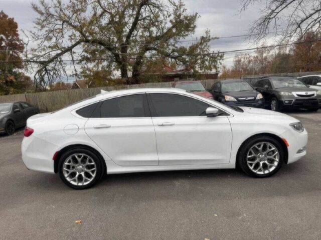 Білий Крайслер 200, об'ємом двигуна 3.6 л та пробігом 79 тис. км за 4800 $, фото 3 на Automoto.ua