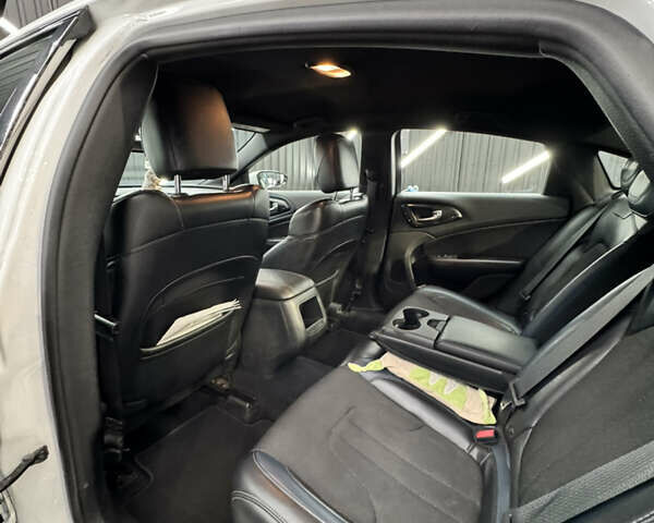 Белый Крайслер 200, объемом двигателя 2.36 л и пробегом 231 тыс. км за 7599 $, фото 14 на Automoto.ua