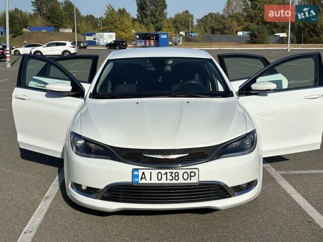 Белый Крайслер 200, объемом двигателя 2.36 л и пробегом 217 тыс. км за 8700 $, фото 9 на Automoto.ua