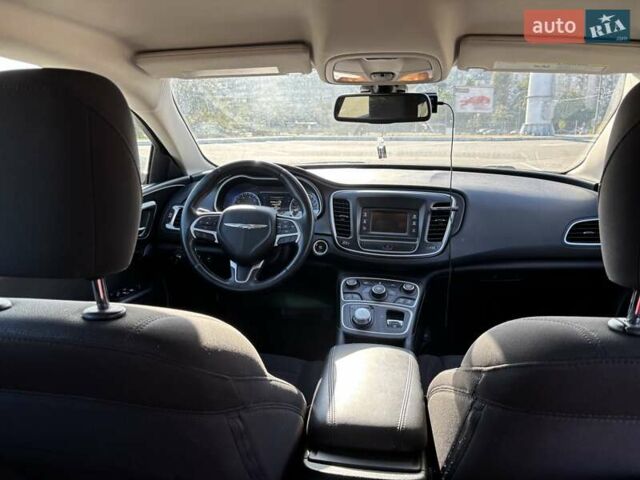Белый Крайслер 200, объемом двигателя 2.36 л и пробегом 217 тыс. км за 8700 $, фото 26 на Automoto.ua