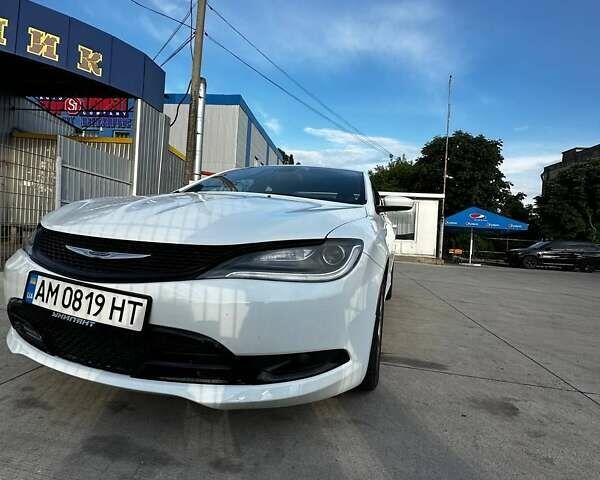 Білий Крайслер 200, об'ємом двигуна 3.61 л та пробігом 208 тис. км за 14500 $, фото 5 на Automoto.ua