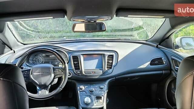 Білий Крайслер 200, об'ємом двигуна 3.6 л та пробігом 204 тис. км за 10999 $, фото 15 на Automoto.ua