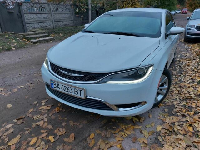 Белый Крайслер 200, объемом двигателя 2.4 л и пробегом 170 тыс. км за 11500 $, фото 13 на Automoto.ua