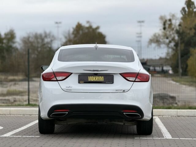 Белый Крайслер 200, объемом двигателя 3.6 л и пробегом 204 тыс. км за 9900 $, фото 8 на Automoto.ua