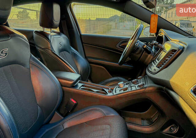 Белый Крайслер 200, объемом двигателя 2.36 л и пробегом 151 тыс. км за 9150 $, фото 7 на Automoto.ua