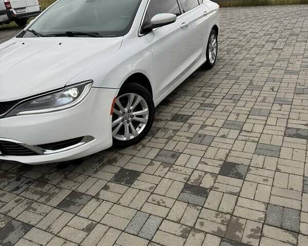 Білий Крайслер 200, об'ємом двигуна 2.4 л та пробігом 180 тис. км за 8300 $, фото 16 на Automoto.ua