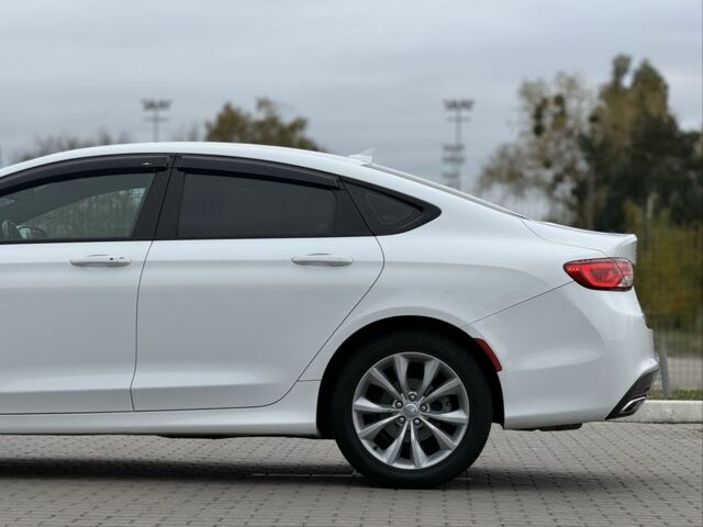 Белый Крайслер 200, объемом двигателя 3.6 л и пробегом 204 тыс. км за 9900 $, фото 6 на Automoto.ua