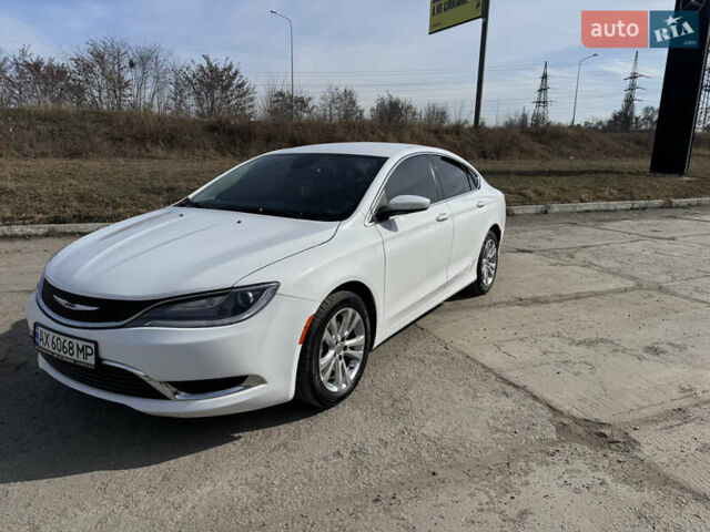 Белый Крайслер 200, объемом двигателя 2.4 л и пробегом 160 тыс. км за 9300 $, фото 1 на Automoto.ua
