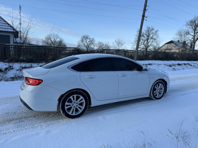 Білий Крайслер 200, об'ємом двигуна 2.4 л та пробігом 135 тис. км за 8650 $, фото 2 на Automoto.ua