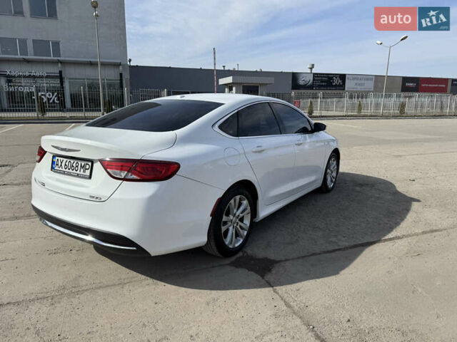 Белый Крайслер 200, объемом двигателя 2.4 л и пробегом 160 тыс. км за 9300 $, фото 3 на Automoto.ua