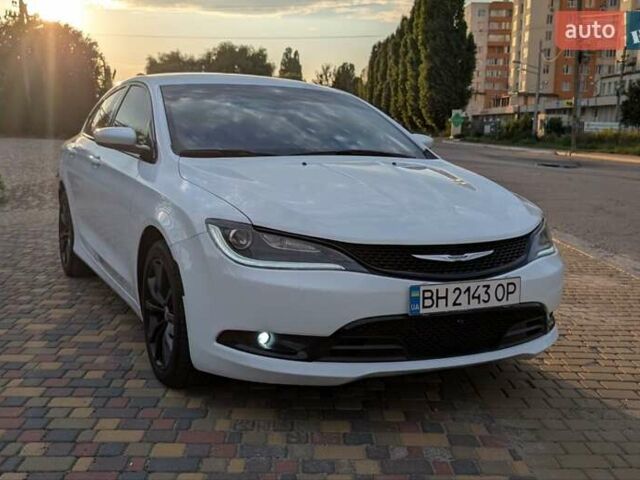 Белый Крайслер 200, объемом двигателя 3.6 л и пробегом 145 тыс. км за 11600 $, фото 1 на Automoto.ua