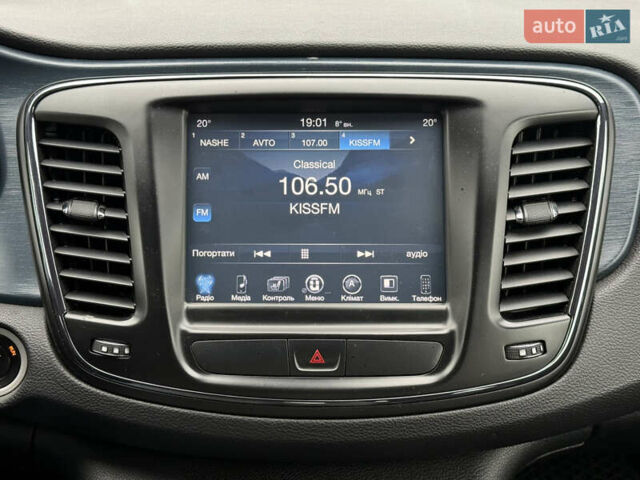 Белый Крайслер 200, объемом двигателя 3.6 л и пробегом 204 тыс. км за 10900 $, фото 29 на Automoto.ua