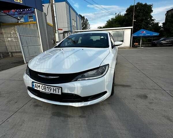 Білий Крайслер 200, об'ємом двигуна 3.61 л та пробігом 208 тис. км за 14500 $, фото 4 на Automoto.ua