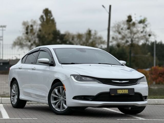 Белый Крайслер 200, объемом двигателя 3.6 л и пробегом 204 тыс. км за 9900 $, фото 2 на Automoto.ua