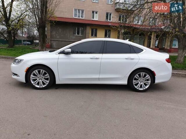 Білий Крайслер 200, об'ємом двигуна 2.36 л та пробігом 185 тис. км за 10500 $, фото 14 на Automoto.ua