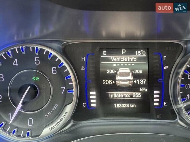 Білий Крайслер 200, об'ємом двигуна 2.4 л та пробігом 180 тис. км за 8300 $, фото 15 на Automoto.ua