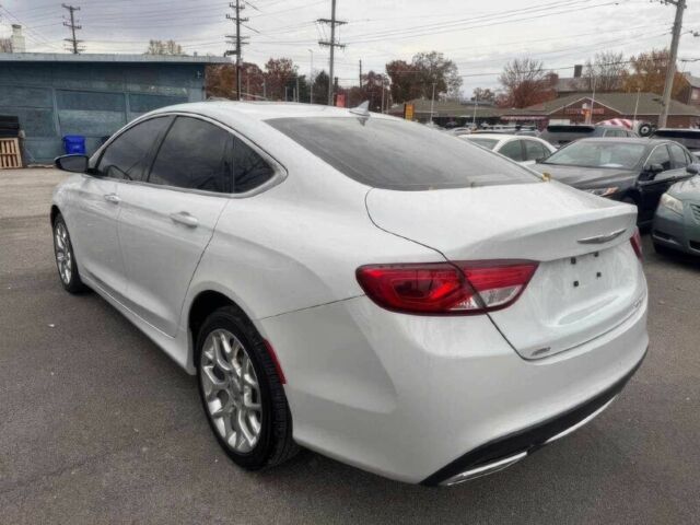 Білий Крайслер 200, об'ємом двигуна 3.6 л та пробігом 79 тис. км за 4800 $, фото 7 на Automoto.ua