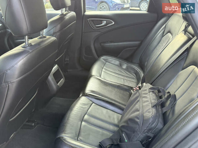 Білий Крайслер 200, об'ємом двигуна 3.6 л та пробігом 125 тис. км за 9700 $, фото 8 на Automoto.ua