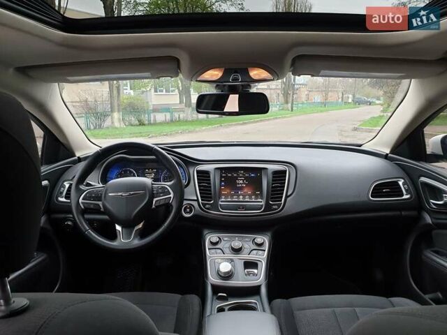 Білий Крайслер 200, об'ємом двигуна 2.36 л та пробігом 185 тис. км за 10500 $, фото 10 на Automoto.ua