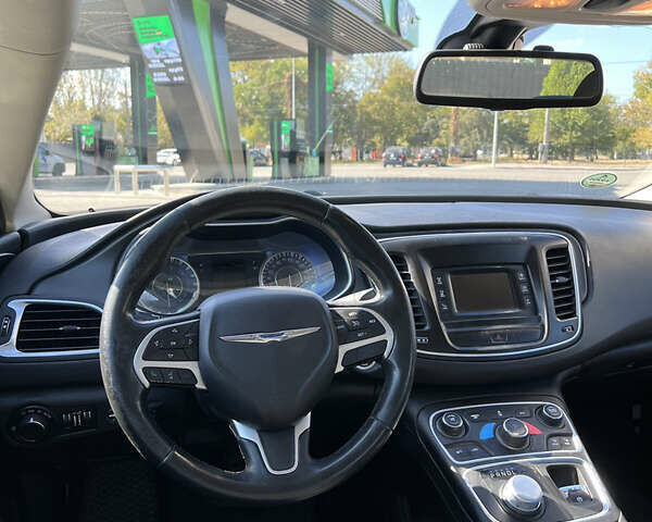 Белый Крайслер 200, объемом двигателя 2.36 л и пробегом 258 тыс. км за 7900 $, фото 9 на Automoto.ua