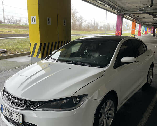 Белый Крайслер 200, объемом двигателя 3.61 л и пробегом 172 тыс. км за 13000 $, фото 9 на Automoto.ua
