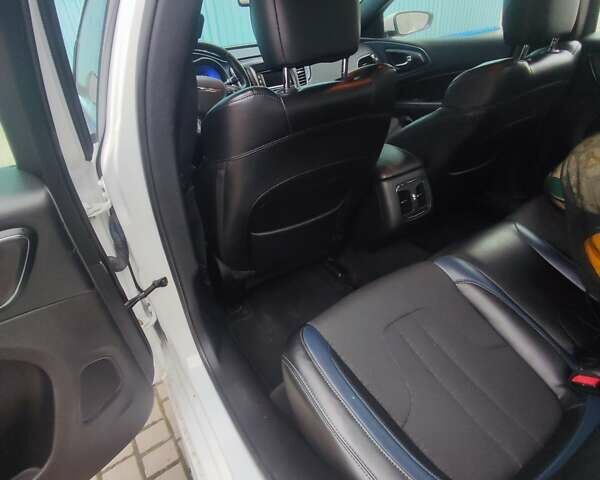 Белый Крайслер 200, объемом двигателя 2.36 л и пробегом 152 тыс. км за 9450 $, фото 9 на Automoto.ua