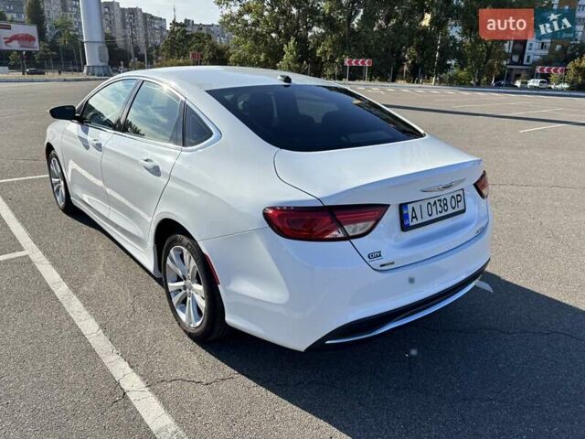 Белый Крайслер 200, объемом двигателя 2.36 л и пробегом 217 тыс. км за 8700 $, фото 4 на Automoto.ua