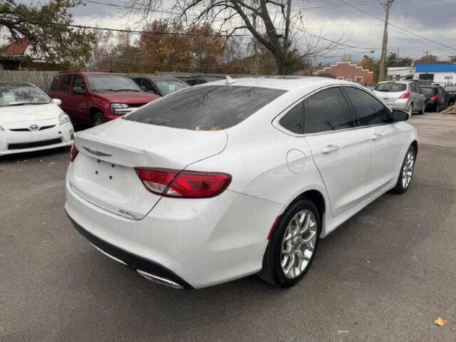 Білий Крайслер 200, об'ємом двигуна 3.6 л та пробігом 79 тис. км за 4800 $, фото 5 на Automoto.ua