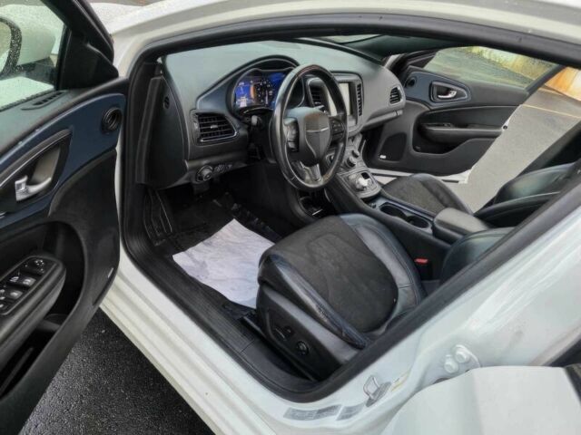 Белый Крайслер 200, объемом двигателя 3.6 л и пробегом 72 тыс. км за 6100 $, фото 8 на Automoto.ua