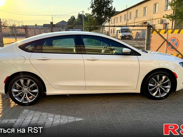Білий Крайслер 200, об'ємом двигуна 2.4 л та пробігом 150 тис. км за 11999 $, фото 1 на Automoto.ua