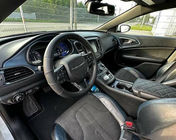 Білий Крайслер 200, об'ємом двигуна 3.61 л та пробігом 208 тис. км за 14500 $, фото 8 на Automoto.ua