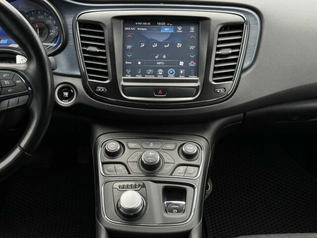 Белый Крайслер 200, объемом двигателя 3.6 л и пробегом 204 тыс. км за 9900 $, фото 14 на Automoto.ua