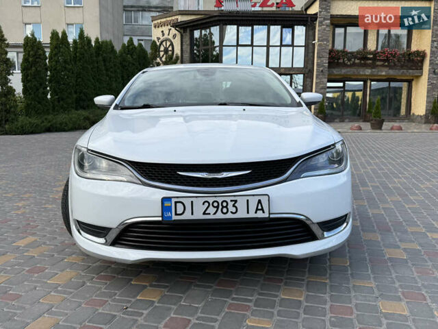 Білий Крайслер 200, об'ємом двигуна 3.6 л та пробігом 125 тис. км за 9700 $, фото 5 на Automoto.ua