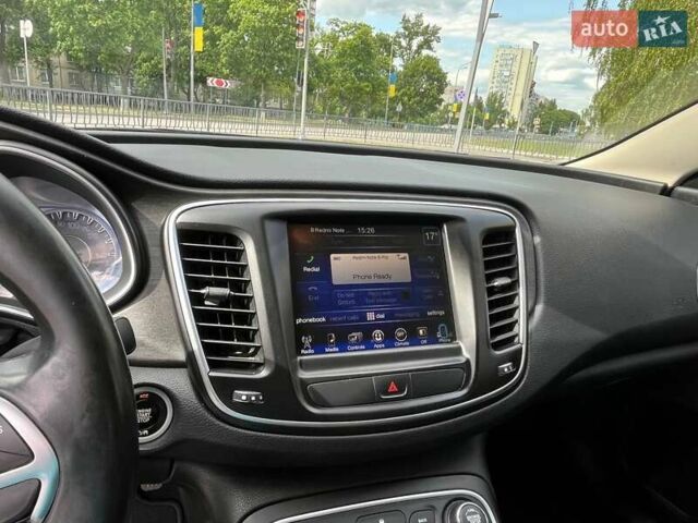Белый Крайслер 200, объемом двигателя 2.36 л и пробегом 200 тыс. км за 9700 $, фото 44 на Automoto.ua