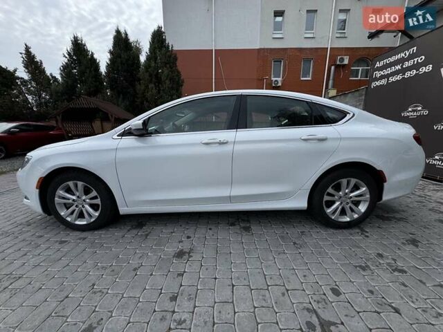 Белый Крайслер 200, объемом двигателя 2.4 л и пробегом 101 тыс. км за 10500 $, фото 9 на Automoto.ua