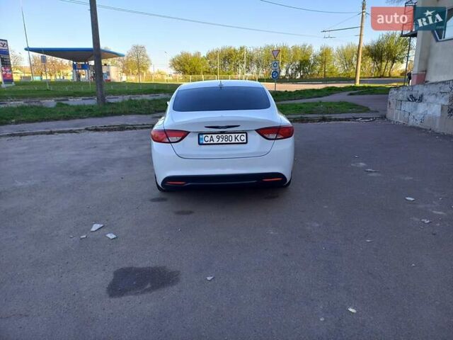 Белый Крайслер 200, объемом двигателя 2.36 л и пробегом 122 тыс. км за 11700 $, фото 23 на Automoto.ua