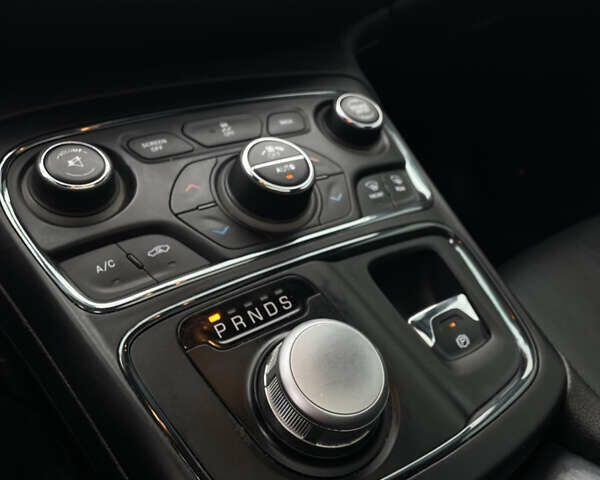 Білий Крайслер 200, об'ємом двигуна 3.61 л та пробігом 186 тис. км за 10600 $, фото 24 на Automoto.ua