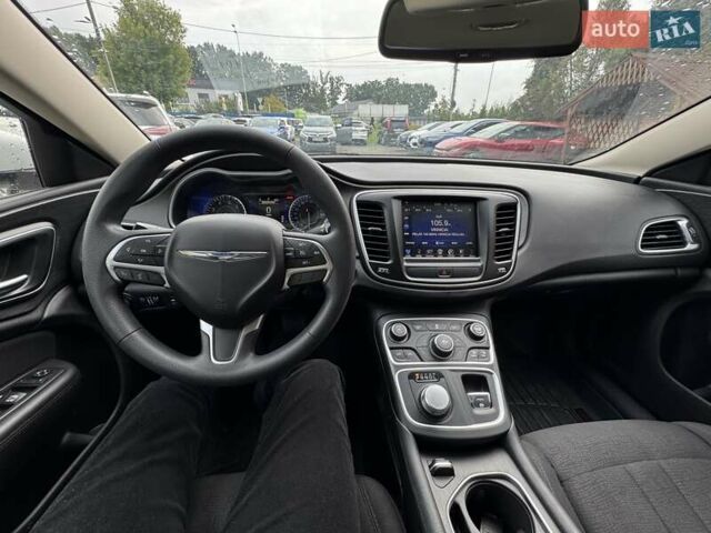 Білий Крайслер 200, об'ємом двигуна 2.4 л та пробігом 101 тис. км за 9500 $, фото 26 на Automoto.ua