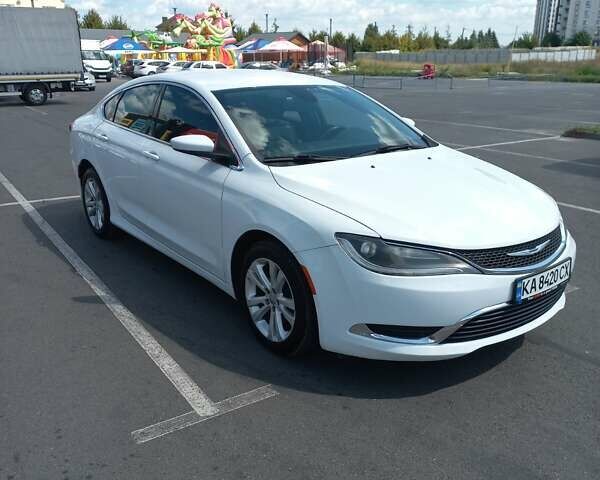 Білий Крайслер 200, об'ємом двигуна 2.36 л та пробігом 178 тис. км за 11200 $, фото 2 на Automoto.ua