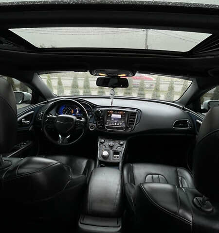 Білий Крайслер 200, об'ємом двигуна 3.61 л та пробігом 186 тис. км за 10600 $, фото 11 на Automoto.ua