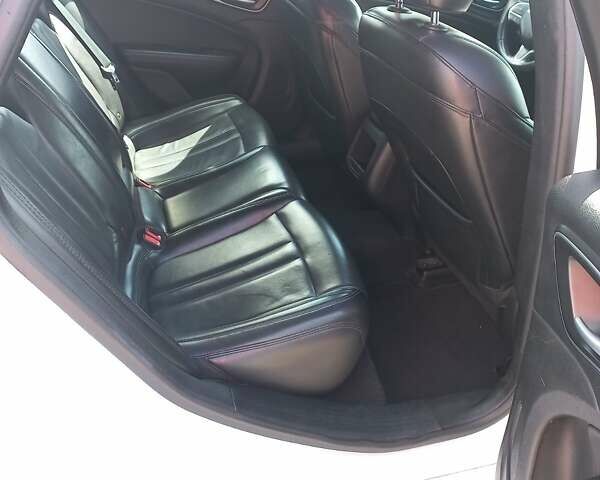 Білий Крайслер 200, об'ємом двигуна 2.36 л та пробігом 178 тис. км за 11200 $, фото 9 на Automoto.ua