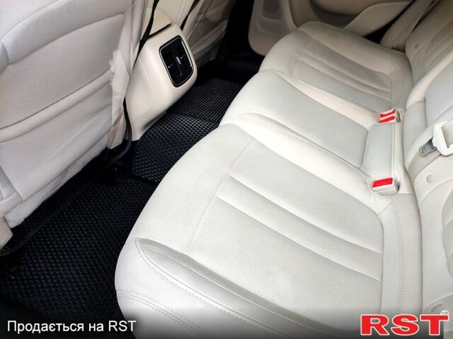 Белый Крайслер 200, объемом двигателя 2.4 л и пробегом 125 тыс. км за 9500 $, фото 11 на Automoto.ua