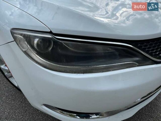 Белый Крайслер 200, объемом двигателя 2.36 л и пробегом 200 тыс. км за 9700 $, фото 11 на Automoto.ua